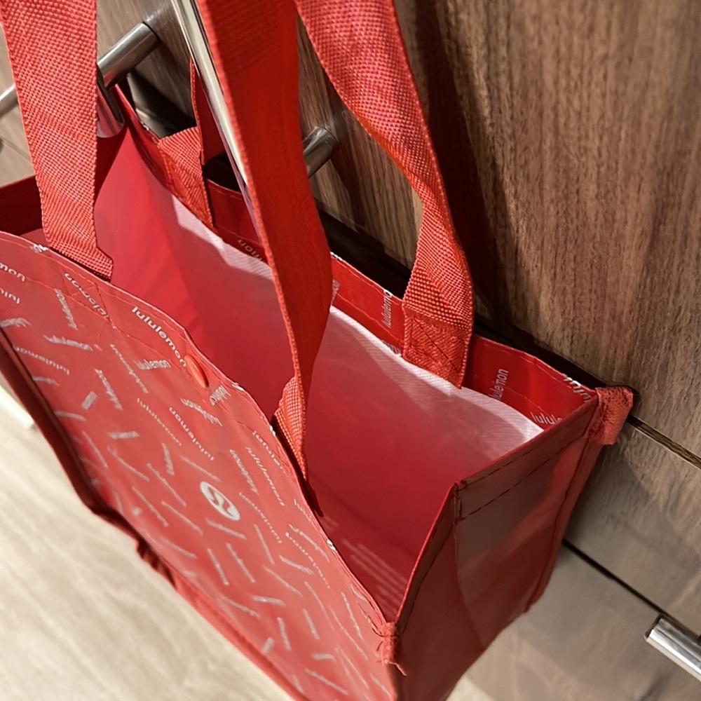 Lululemon bag - Picture 3 of 3